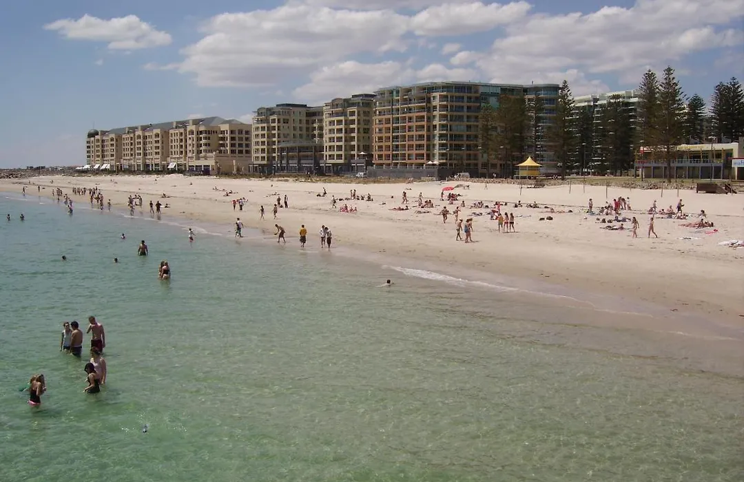 Glenelg Sea-Breeze-1